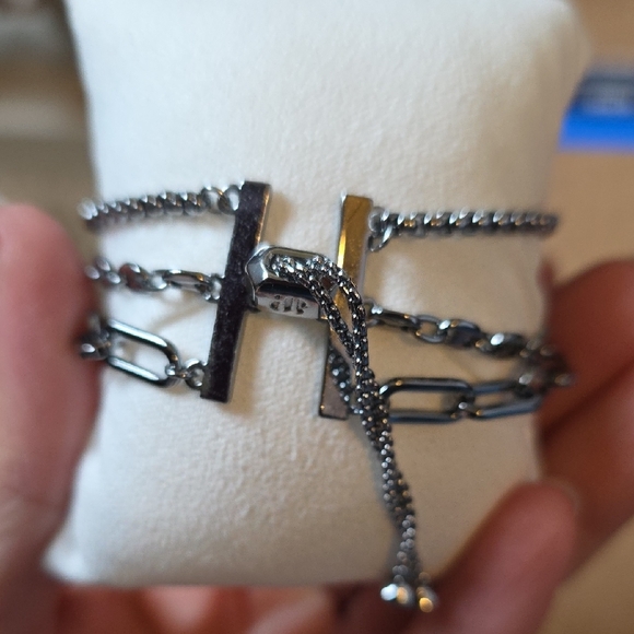 Women’s Three-Piece Black Chain Bracelet Set - Layered Link & Gem Accents - Picture 3 of 5